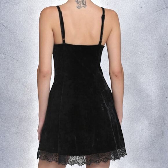 Hot Topic Cosmic Aura Black Velvet Witchy Coffin Charm Slip Mini Dress Medium - Picture 2 of 9